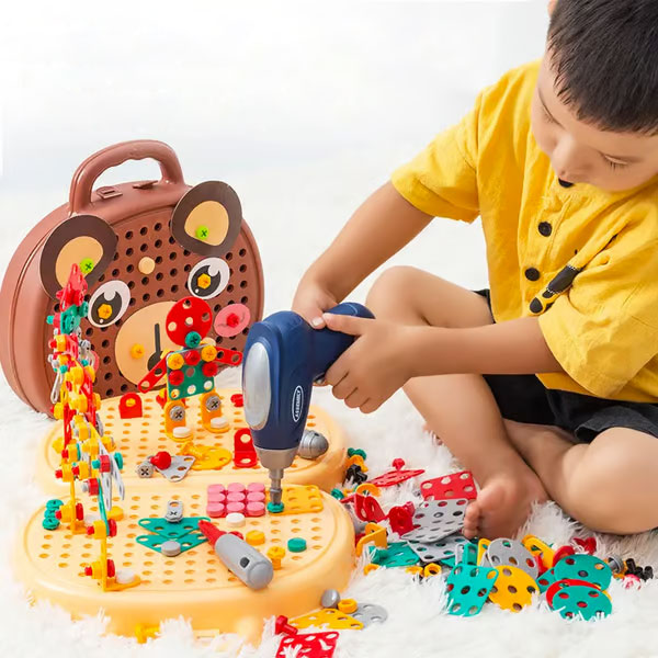 The Little Builder's Suitcase™ - Montessori